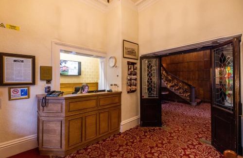 Barlaston Hotel | Discover The Upper House: 4-Star Pet-Friendly Retreat