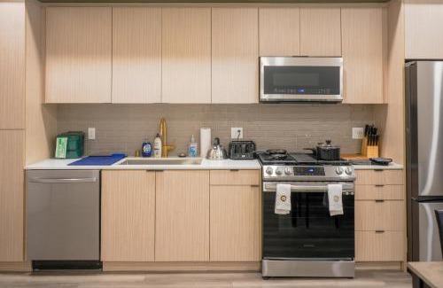 Arts District Apartment | Discover The Upper Rooms: Family-Friendly with Pool Access