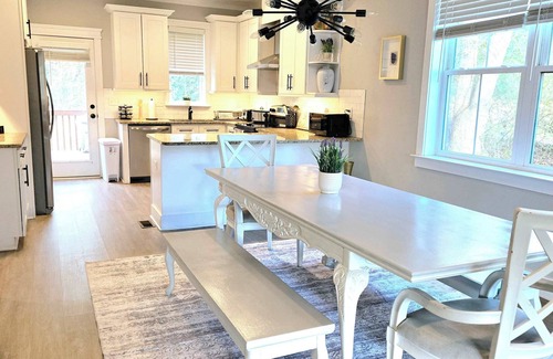 Biddleville House | Uptown Cottage: Family-Friendly Stay Near City Center
