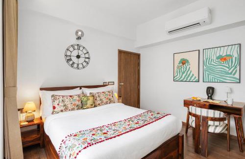 DLF Phase 3 Apartment | The Urban Bloom - Spacious 4BHK Near Metro and CyberHub