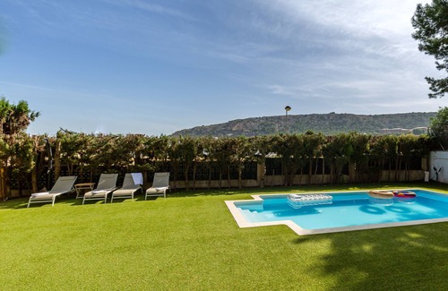 Vista Hermosa Villa | Exquisite Urban Mansion by Fidalsa with Pool and Spa