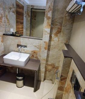 Sanchi Hotel | Relax at The Utopia Resort Sanchi with Pool & Hot Tub