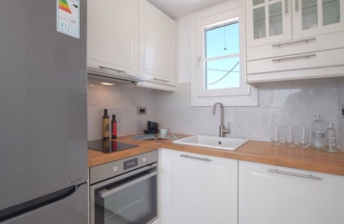Paros Apartment | Unmatched Oceanfront Experience at The View 3