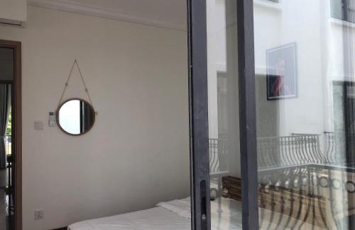 Van Giang Apartment | Discover The V Home at Vinhomes Ocean Park: Family-Friendly Stay