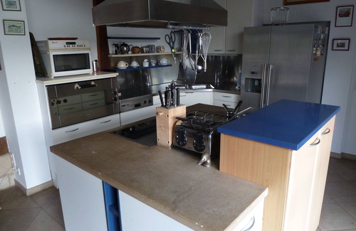 Hildesheim District House | Cozy Retreat in a Barn: Spa & Breakfast Included!