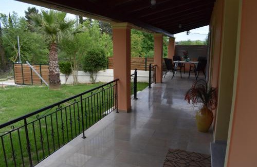 Giannades House | Family-Friendly Retreat at The Valley House Awaits You