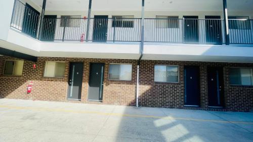Pakenham Hotel | The Valley Motel