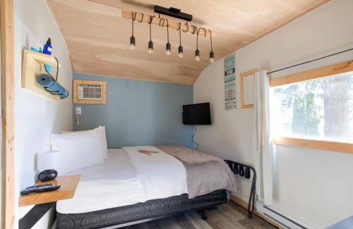 Creston Hotel | Beautiful Valley View Cabins: Pet and Child Friendly Retreat