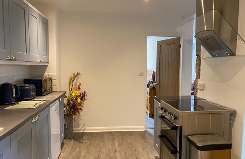 Birchover House | Pet-Friendly Retreat at The Vault - Rated 8/10 by Guests