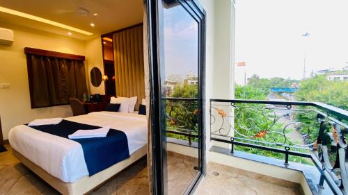 Indore Hotel | The Velar Hotel, Vijay Nagar