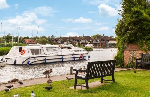 Horning House | Family-Friendly Getaway at The Venetian Hotel