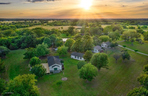 Grand Saline House | Pet-Friendly Ocean View at The Venue - Meme's House