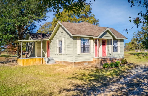 Grand Saline House | Pet-Friendly Ocean View at The Venue - Meme's House