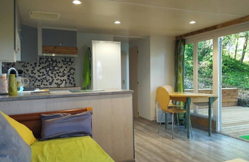 Chateauneuf-sur-Isere House | Relax at The Ver de terre Mobile Home with Pool & Spa