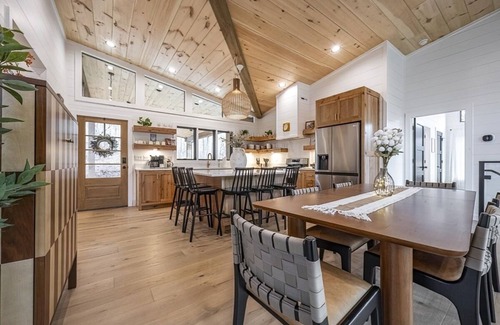 Blue Ridge Cabin | Relaxing Toccoa River Retreat: Hot Tub, Sauna & Fire Pit