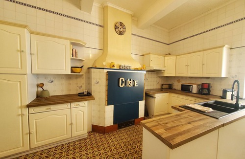 Portel-des-Corbieres House | Elegant Via Domitia Mansion with Spa and Breakfast Options