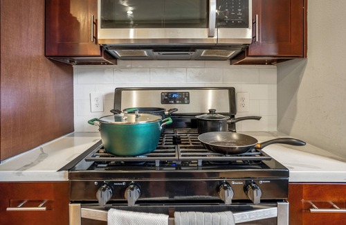 Riverside Terrace Bed & Breakfast | Relax at Knight House: Spa Retreat with Breakfast Included