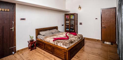 Thoppur Villa | Explore The Viber Yercaud: Villa with Waterfalls Awaits