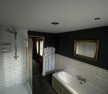 Holmes Chapel Hotel | Relax at The Vicarage: Pet-Friendly with Delicious Dining