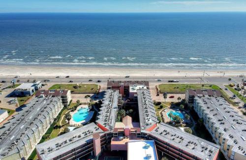 Galveston House | The Victorian Condos - Beach Waves