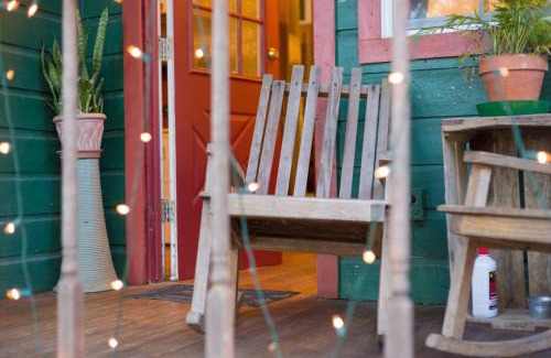 Marble Falls House | Cozy Victorian Cottage at Creekside Camp & Cabins