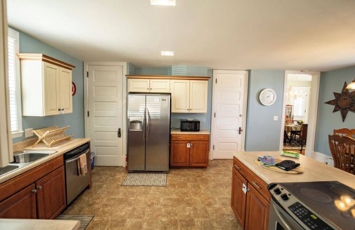 Delphos Apartment | Experience Comfort at The Victorian Guesthouse - Room 4