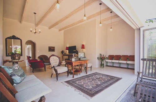 Strand Bed & Breakfast | Exceptional Stay at The Victorian Strand with Kitchen Access