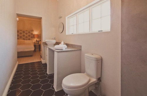 Strand Bed & Breakfast | Exceptional Stay at The Victorian Strand with Kitchen Access