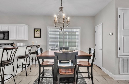 Starkville House | The Victory House by OneHometown Getaways