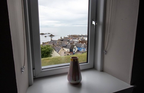 Buckie Cottage | Exceptional 3-Bed Cottage with Scenic Views in Findochty