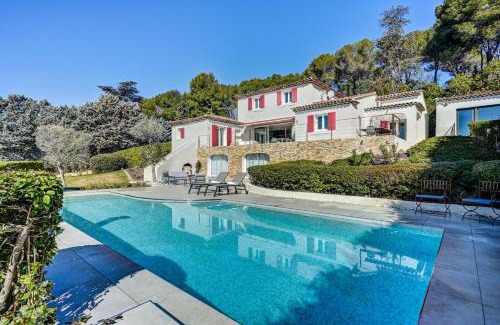 Les Platrieres House | Unforgettable Stay at The View Aix-en-Provence with Pool