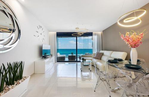 Punta Prima Apartment | Oceanfront Bliss at The View Apartment - Sea Senses
