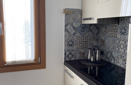 Longa Apartment | Relaxing VIEW Apartment with Breathtaking Canal Vista