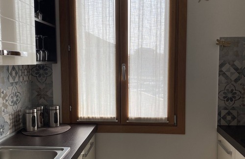 Longa Apartment | Relaxing VIEW Apartment with Breathtaking Canal Vista