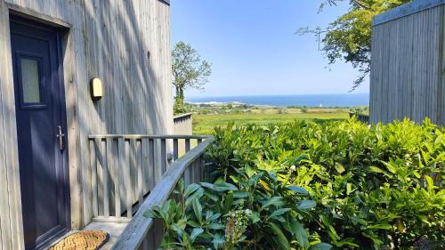 Arklow Villa | Explore The View at Moneylands: Rated 9.4, Accessible Dining