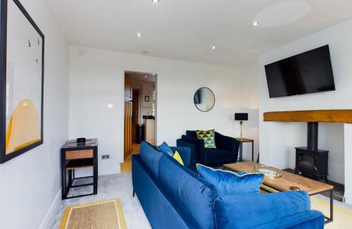 Delph House | Stunning Views Await You at The View - Child Friendly!