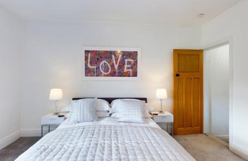 Delph House | Stunning Views Await You at The View - Child Friendly!
