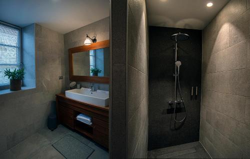 Montpeyroux House | Guest Rated 9.6 - The View Gite Mont Dore with Breakfast