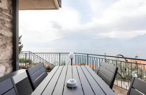 Cassone Apartment | Relax at The View House - Family-Friendly Retreat