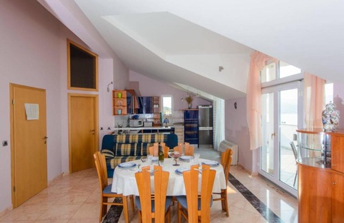 Arbanija Apartment | Discover Ocean View Stay at The View Hotel