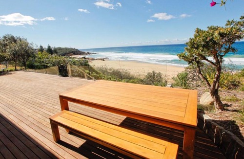 Bermagui House | Impressive Beachfront Home in Bermagui with Ocean Views