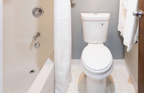 Butztown Hotel | Discover Comfort at The View Inn & Suites with Spa and Dining