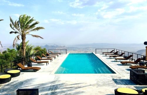 Al Hamra Hotel | Inviting Stay at The View with Pool and Breakfast Included