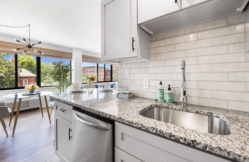 Fort Sanders Apartment | Unmatched Comfort at The View on Clinch - Guest Rated 10/10