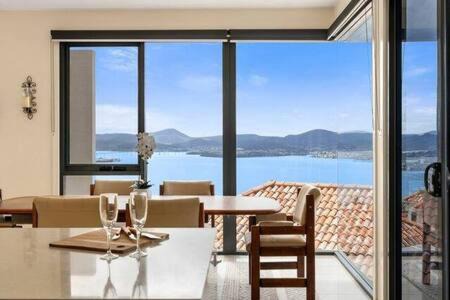 Sandy Bay House | Family-Friendly Retreat at The View Sandy Bay - 4 Star Stay