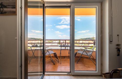 Costa de Caparica Apartment | Experience Oceanfront Bliss at The View - Sea and Surf