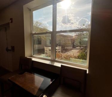 Orlando Hotel | Cozy View Studio: Pet-Friendly Suites with Breakfast