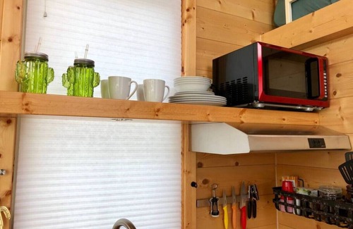 Northwest Orlando House | Idyllic Lake View Tiny Home - Guest Rated 9.8/10