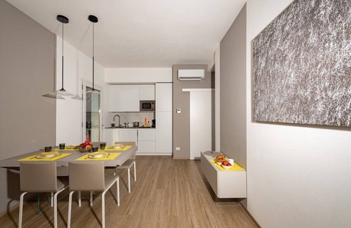 Baveno Apartment | Top-Rated The View-Wind: Stylish Apartment with Lake Terrace