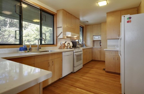 Cannon Beach House | Oceanfront Bliss at The Viewpoint - Pet-Friendly Escape!